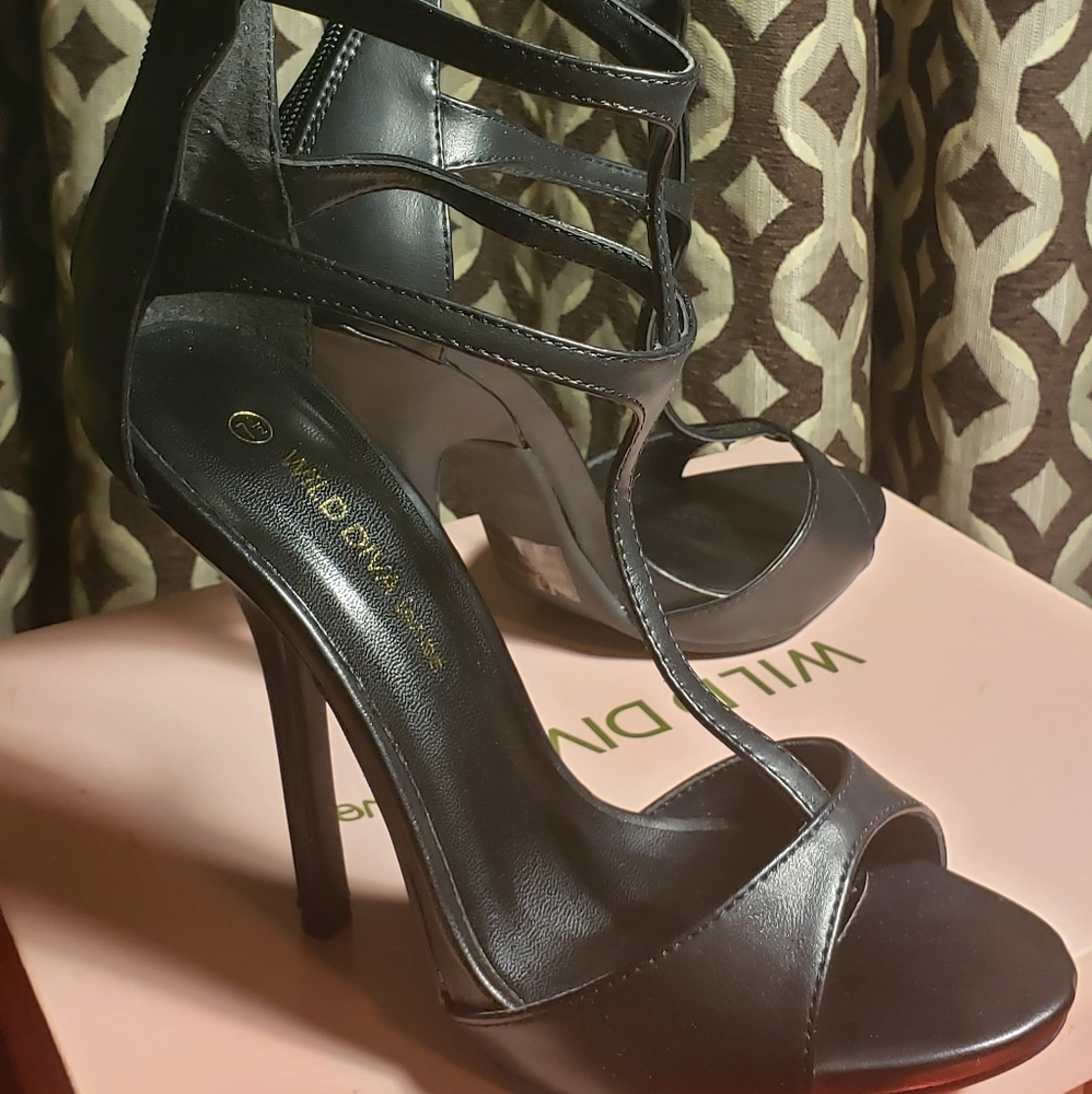 Shoes - Picture 6 of 6